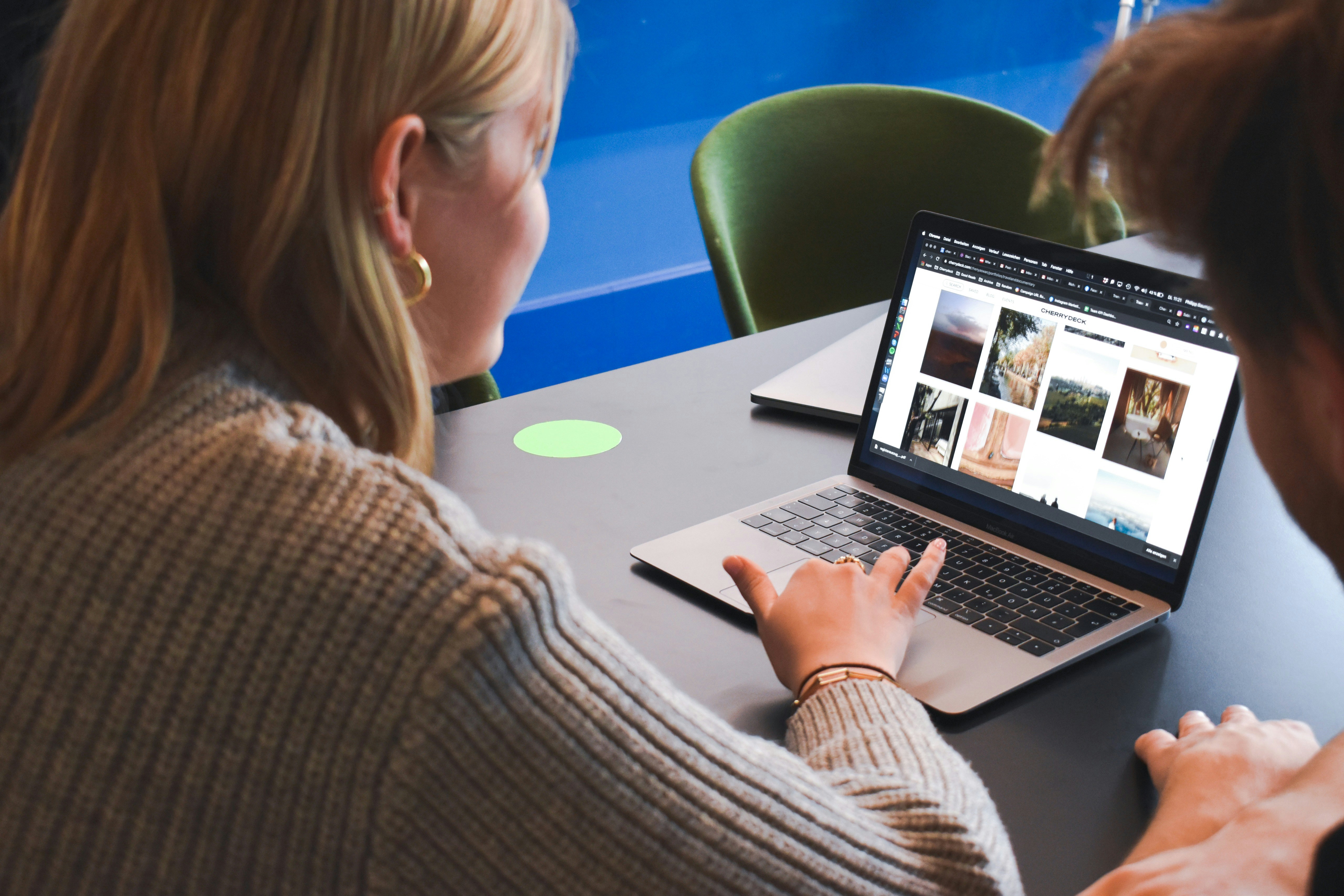Team using Hugepano for virtual tours